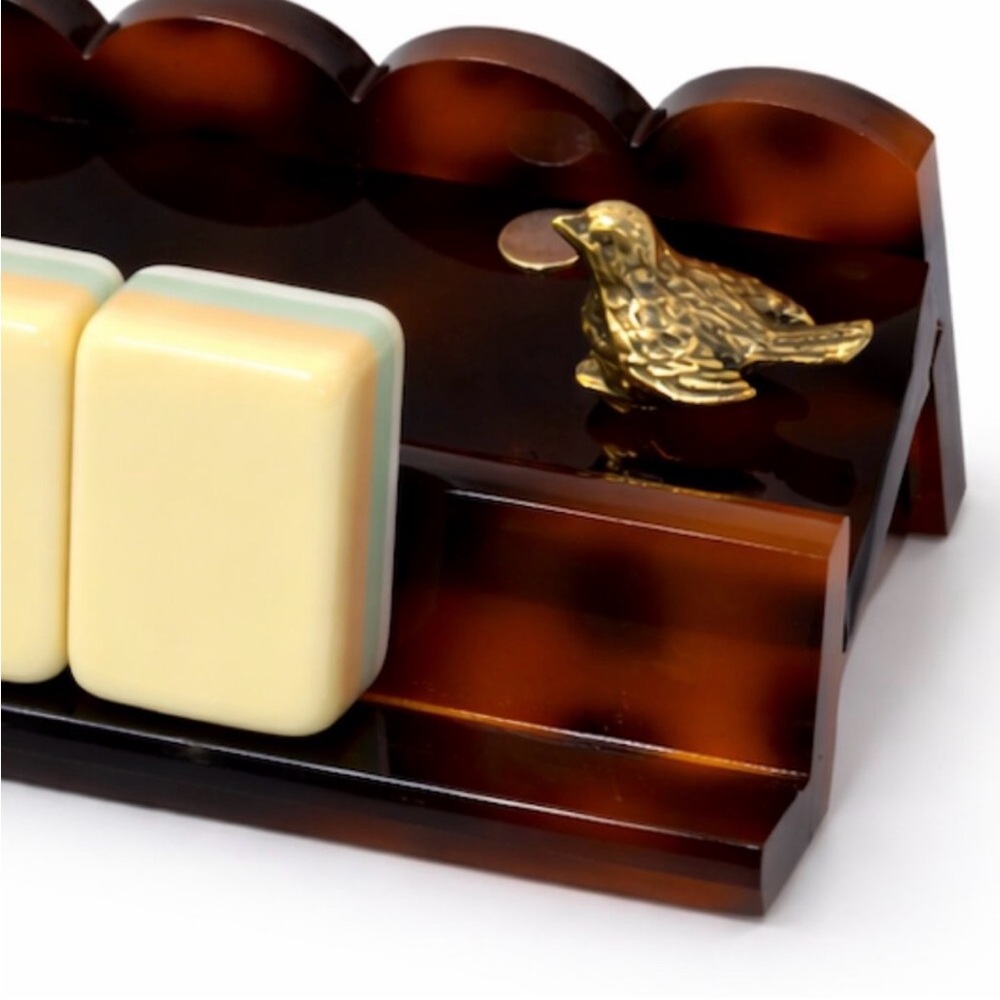 Mahjong Lucky Sparrow - sits on your rack.